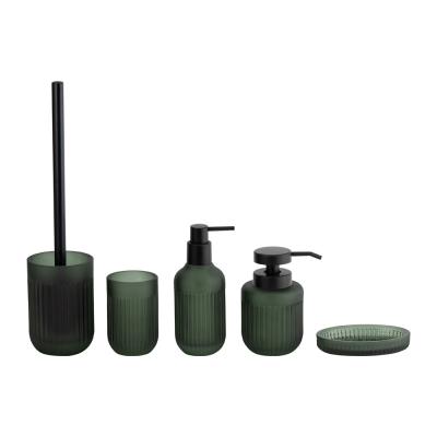 China Glass bathroom countertop accessories dark green round shape with ribbed vertical stripe modern bath accessories soap dish for bathroom toothbrush tumbler holder Te koop