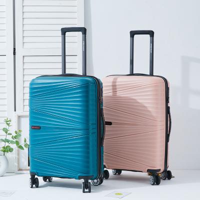 China The pp material is factory directly sale suitcase sets pp lightweight suitcase travel trolley case for sale