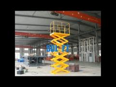 Hydraulic scissor lift