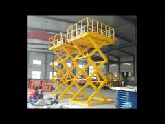 Hydraulic scissor lift