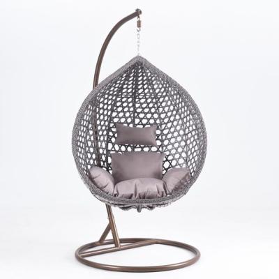 China 2021 Cheap Price Outdoor Modern Hanging Wicker Swing Chair Patio Rattan Egg Swing Clear Wicker Chair for sale