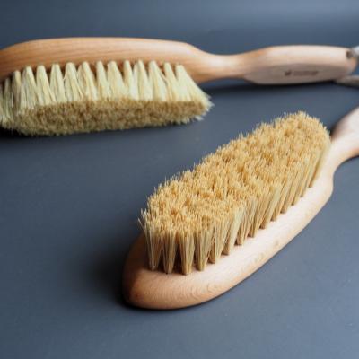 China Eco-Friendly Stored Carpet Garment Coconut Fiber Dust Shiny Cleaning Brush for sale