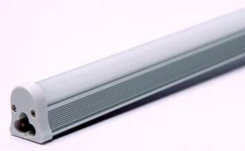 China Indoor Lighting 9W T5 Integrated LED Tube Natural White 180 Degree For Parking Lots for sale