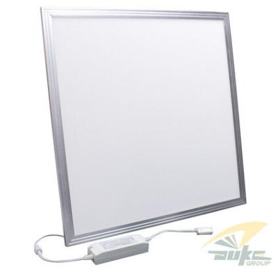 China Luces del panel del techo 600x600 LED de la cocina 40W IP42 con el cable incombustible ahuecado en venta