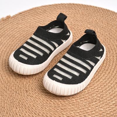 China Children flat unisex summer outdoor sports shoes knit lovely breathable children school sports shoes for sale