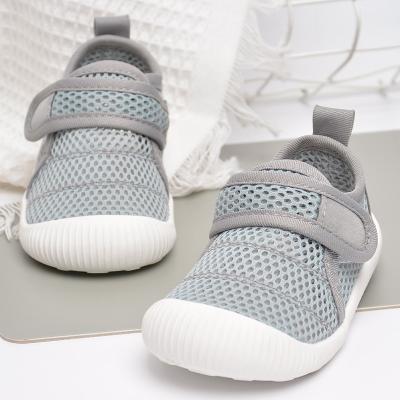 China Hook And Loop Flat Mesh Shoes Lightweight Kids Casual Soft Bottom Shoes For Boys And Girls for sale