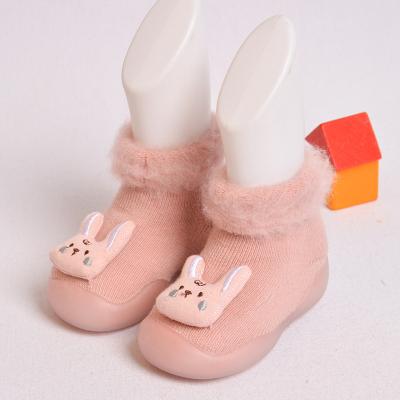 China Lightweight Casual Baby Socks Shoes Cartoon Soft Bottom Breathable 2022 New Villus Customize for sale