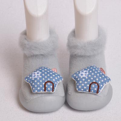 China 2022 Cartoon Villus Baby Socks Lightweight Breathable Shoes New Soft Bottom Casual Customize for sale