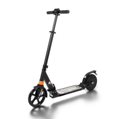 China Scooter eléctrico plegable rápido de 8 pulgadas para adultos con freno de disco trasero y tiempo de carga de 2-3 horas en venta