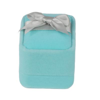 China Custom Jewelry Packaging Display BOX002 Fashion Velvet Wedding Ring Jewelry Packaging With Square Blue Ribbon Sky Ring Box for sale