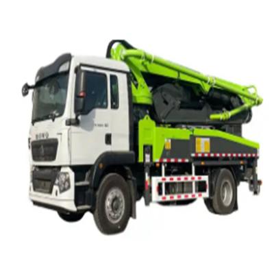 China SINOTRUK 33m 37m 6X4 EUROII 440 pk Zware betonpomptruck Drie-assige cementbetonmixerpomptruck Te koop