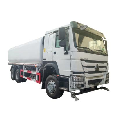 China 6X4 SINOTRUK HOWO Straßensprinkler Sanitärfahrzeug 20000 30000 Liter Bewässerungswagen zu verkaufen