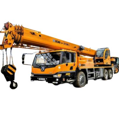 Chine XCMG QY25 Grue montée sur camion Grue mobile de 25 tonnes avec moteur Shangchai à vendre