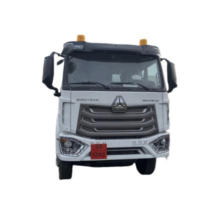 中国 Sinotruk HOWO 8X4 Refueling Jet Petrol Fuel Oil Diesel Tanker Truck 販売のため