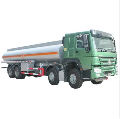 China Sinotruk Howo 8x4 30000 litros 45cbm Tanker de petróleo com sistema de recuperação de vapor de petróleo à venda