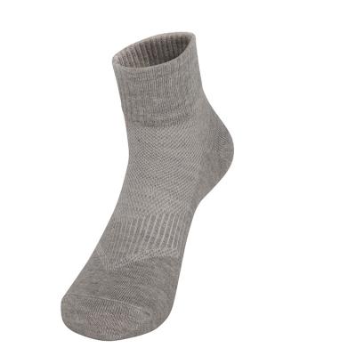 China Factory direct breathable solid color pure cotton sports socks calcetines designer wicking socks breathable for men for sale