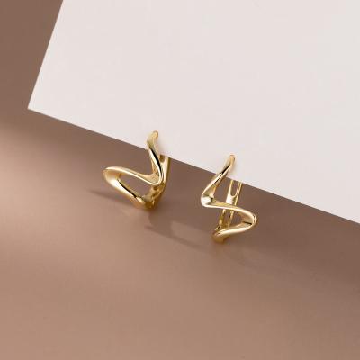 China New S925 Pure Silver Geometric Irregular Lead Free Nickel Free Clip On Asymmetrical Sterling Silver Twisting Wave Shape Earrings for sale