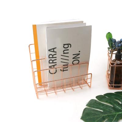 China 2020 Stable Hot Sale Rose Gold Office Metal Wire Name Card Holders for Office and Home for sale