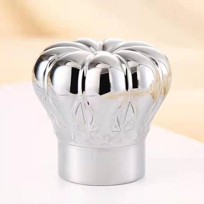 China Custom Design Luxury Zamac Perfume Bottle Cap Manufacturer Zinc Alloy Crown Cap for sale