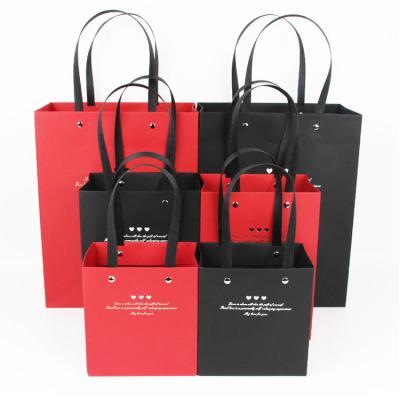 China New design recycle kraft paper Christmas gift bag for shopping for sale