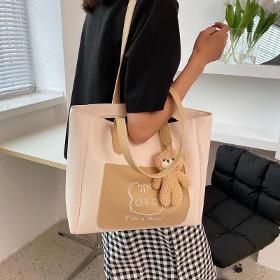 China Fashion Large Capacity Tote Bag 2022 PU Pendant Bag Large Capacity Simple Cute Bear Shoulder Bag Fashionable Material for sale