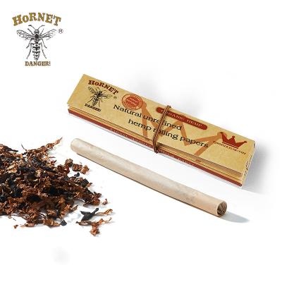 China 11.8g Filter Paper Factory Price Hornet Rolling Paper Matte King Size Slim Premium Whitened Smoking Rolling Papers With Filter Tips for sale