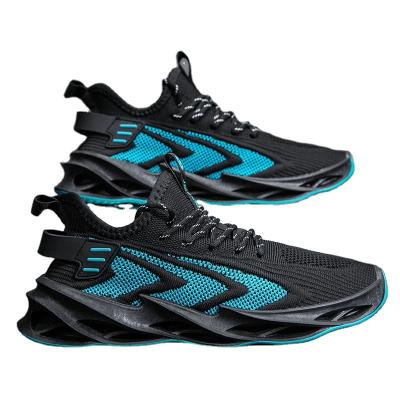 China Fashion Trend 2022 Summer Trend Breathable Platform Style Shoes Durable Lightweight Lightweight Hiking Casual Walking Men Shoes Sneakers for sale