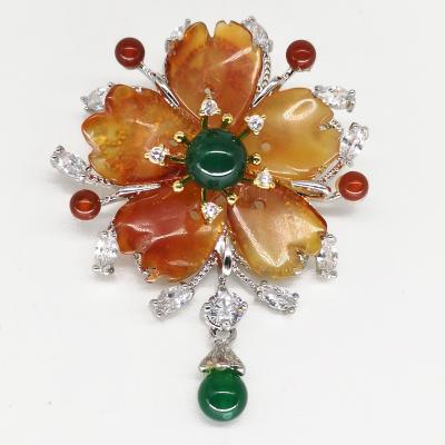 China Fashional Jade Brooch High Quality Hand Made Crystal Brooch Natural Diamond Women's Flower Brooch Pin for sale