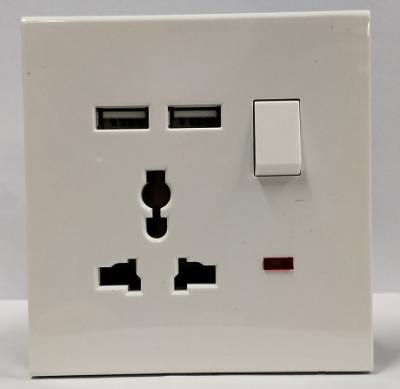 China 2020 Residential Hot Seller 1 / Multipurpose Strip Switched Universal Socket With 2 USB Port for sale