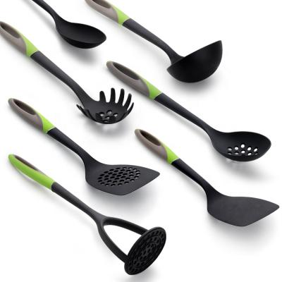 China Amazon Sustainable Hot-selling 8 PCS Customized Nylon Plastic Kitchen Utensils Cookware Set for sale