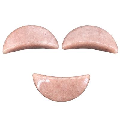 China Europe Wholesale 3cm Natural Moons Shaped Healing Carving Strawberry Quartz Moon Crystals Crystal Gifts for sale