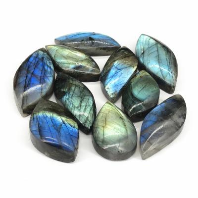 China Europe's most popular 10pcs natural rainbow labradorite quartz crystal gemstone pendant Reiki for sale