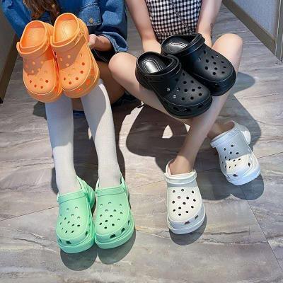 China Sandal 2020 high quality water shoes beach garden crocse clog sandal lightweight single shoes for sale