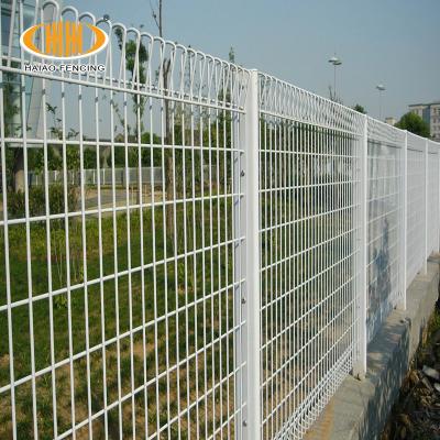 China Easily Assembled Malaysia Best Selling Galvanized BRC Triangle Bending Wire Mesh Fencing For Sale for sale