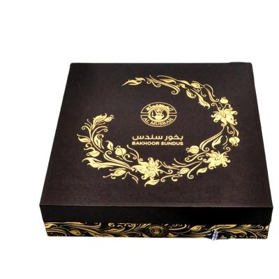 China Recycled Materials Candy Chocolate Box Candy Packaging Box Valentine's Day Bulk Christmas Gift Box for sale