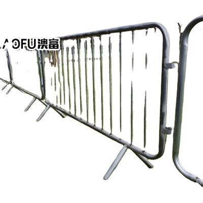 China Customized easily assembled steel metal crowd control barrier fencing/portable barricades/temporary barrier for Australia Canada for sale