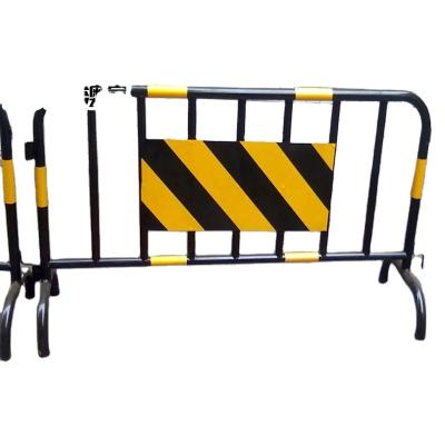 China Customized Easily Assembled Steel Metal Crowd Control Barrier Fencing /Metal Crowd Control Barrier For Bank Queue Line for sale