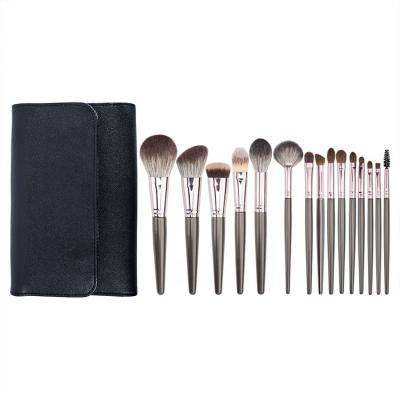 China Angular Blush Makeup Brush Set Wooden High Quality Makeup Brushes for sale