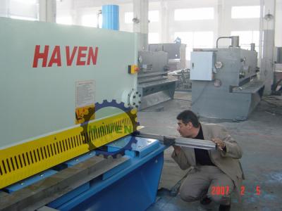 China CNC Hydraulic Guillotine Shearing Machine / Electric Sheet Metal Shears for sale