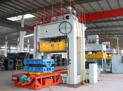 China Centralized button - control Hydraulic Press Machine liftted throught chain for sale