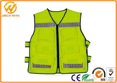 Chine Gilets réfléchissants de travaux de construction, gilet de sécurité routière de Velcro avec des poches à vendre