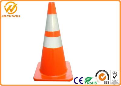 China Oranje de Verkeersveiligheidskegels van pvc Met 2 Weerspiegelende Band 75cm Hoogte 36 * 36 cm-Basis Te koop