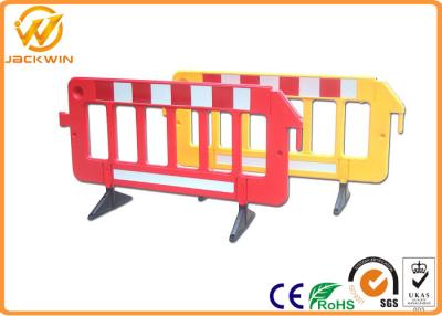 China Blowing Moulded 2M PE Plastic Traffic Barriers with Swivel Feet 6.5 kgs Weight for sale