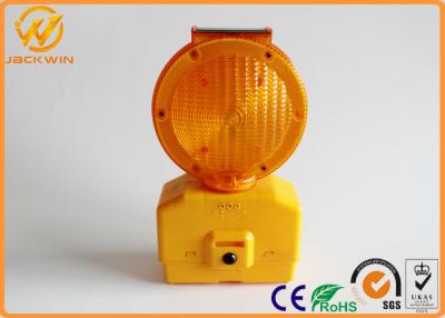 Chine Lumière solaire de barricade du trafic du PC LED de dispositif de protection du trafic de chantier de construction imperméable à vendre