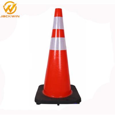 China 28 Zoll-orange PVC-Verkehrssicherheits-Kegel mit reflektierendem Kragen, flexible Gummibasis zu verkaufen