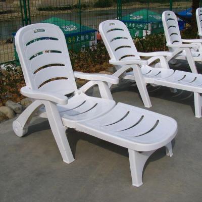 China Modern Foldable Plastic Foldable Adjustable Sunbed Beach Chairs Bed / Pool Sleeping Chair for sale