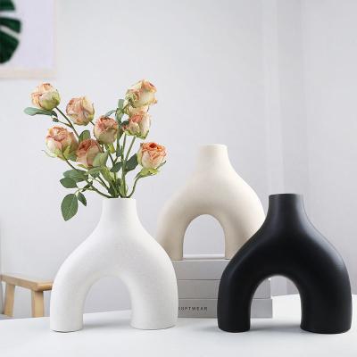 China Contemporary Hot Sale Irregular Dry Minimalist Black White Ceramic Flower Vase Home Decor Vase Set for sale