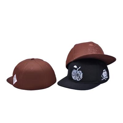 China Borduurmerk Custom Snapback Fitted Hats Cap Hoogwaardige gesloten rug Snapback hoeden voor mannen Te koop