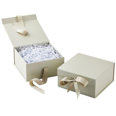 China Recyclable Wedding Sketch Group Ivory Gift Box with Changeable Ribbon and Magnetic Closure for Luxury Packaging Fold Sturdy Storage Box for sale