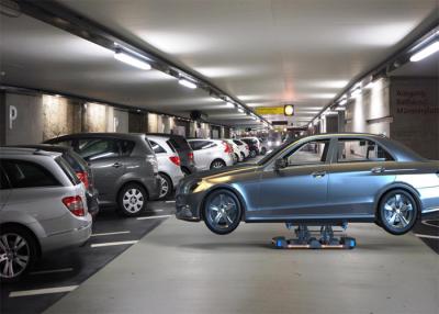 China Robot de Coche-mudanza para los coches de elevación automáticamente para el rescate de la emergencia en venta